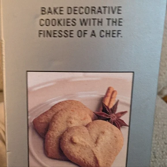 LIKE NEW Williams Sonoma Cookie and Pastry Press - Picture 3 of 11